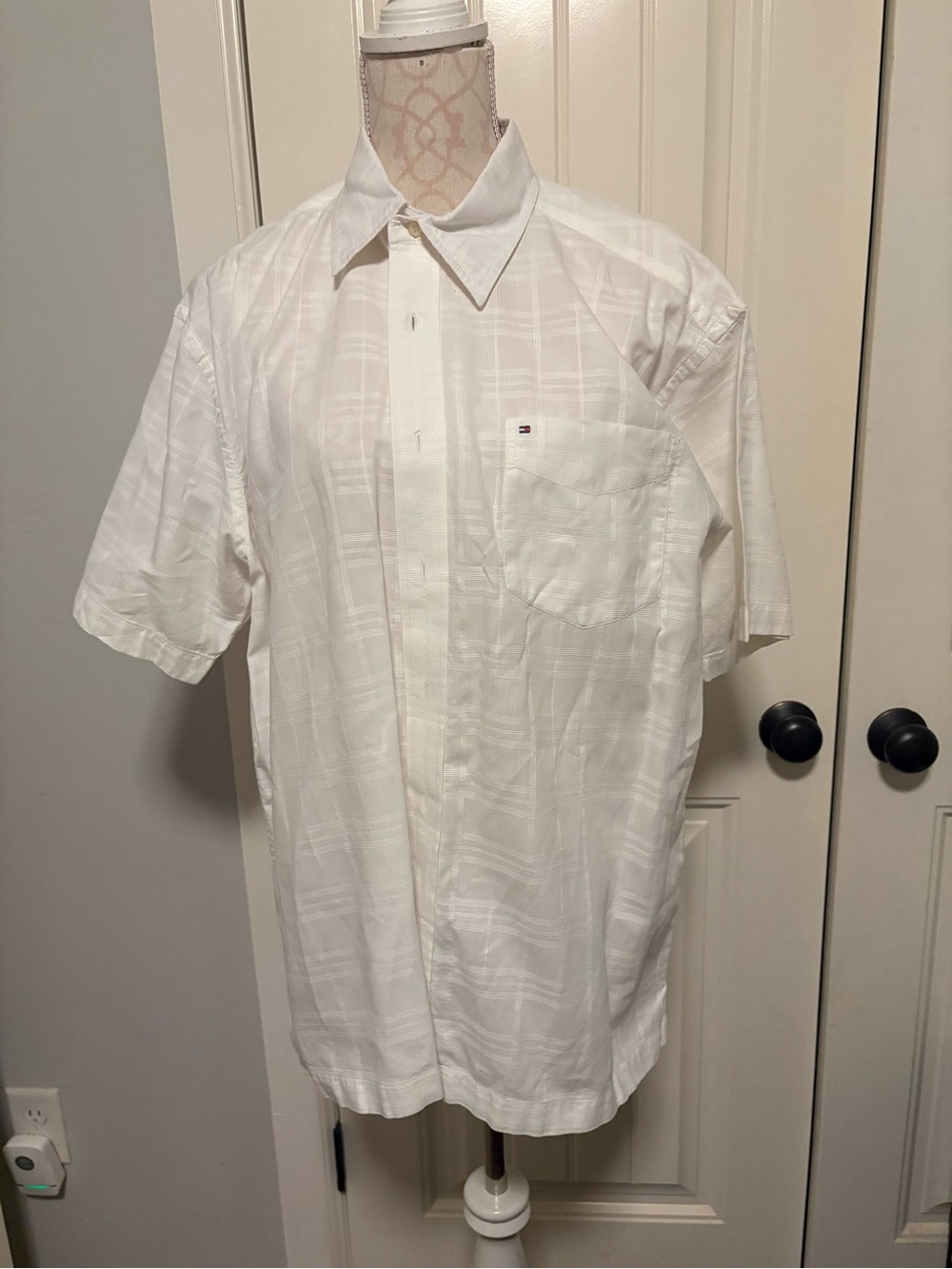 Tommy Hilfiger White Short-Sleeve Textured Button-Down Shirt with Chest Pocket